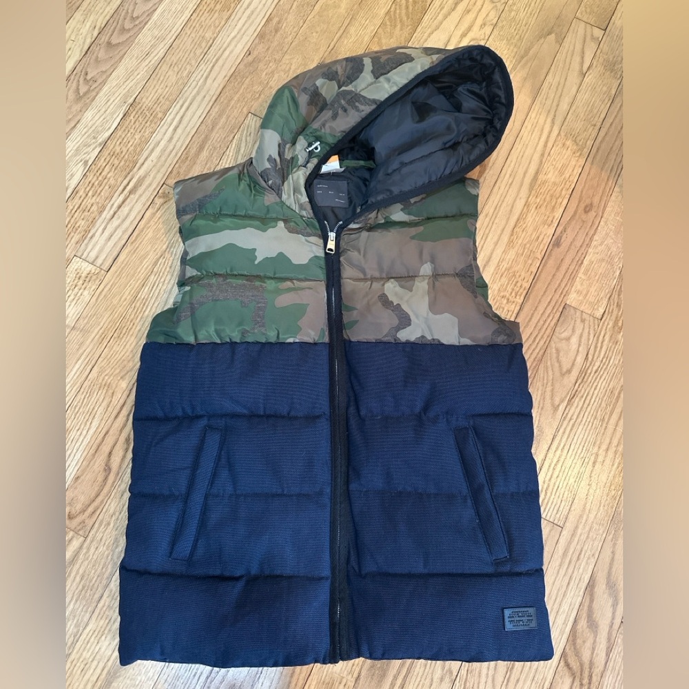 ZARA MAN Hooded Puffer Vest Camo & Navy Men’s Medium